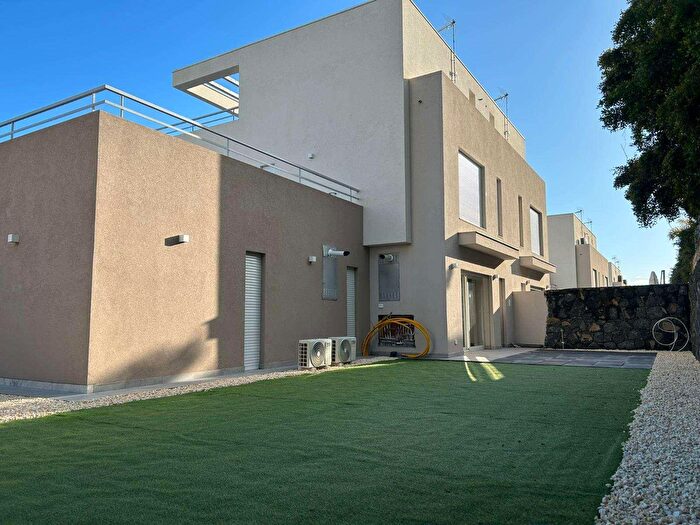 Appartamento trilocale in affitto in Via Raffaello Sanzio, San Gregorio Di Catania