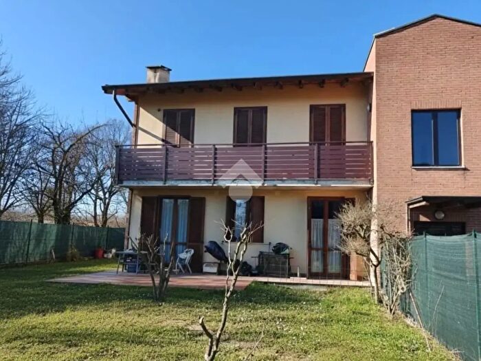 Appartamento trilocale in vendita in Largo IV Novembre, Fara Gera DAdda