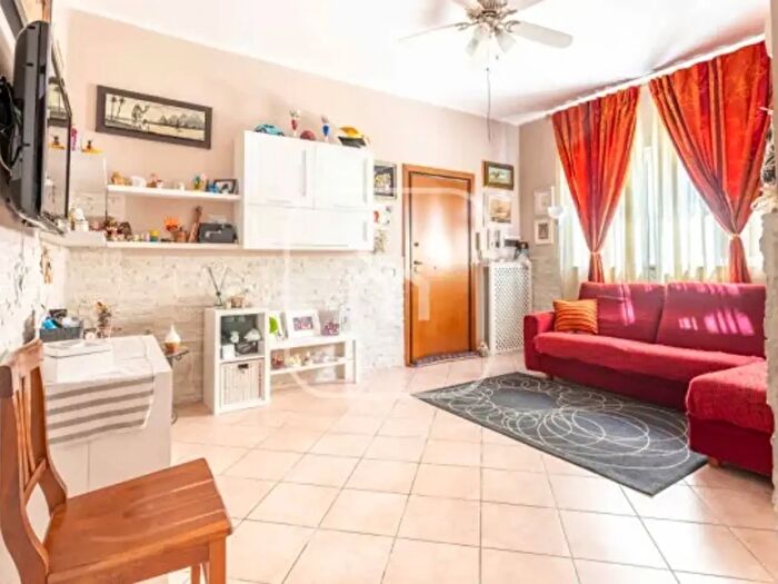 Appartamento quadrilocale in vendita in Via Polverigi, Roma