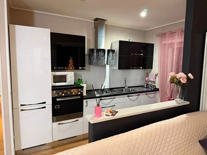 Appartamento quadrilocale in vendita in Piazza Don Luigi Orione, Magliano De Marsi