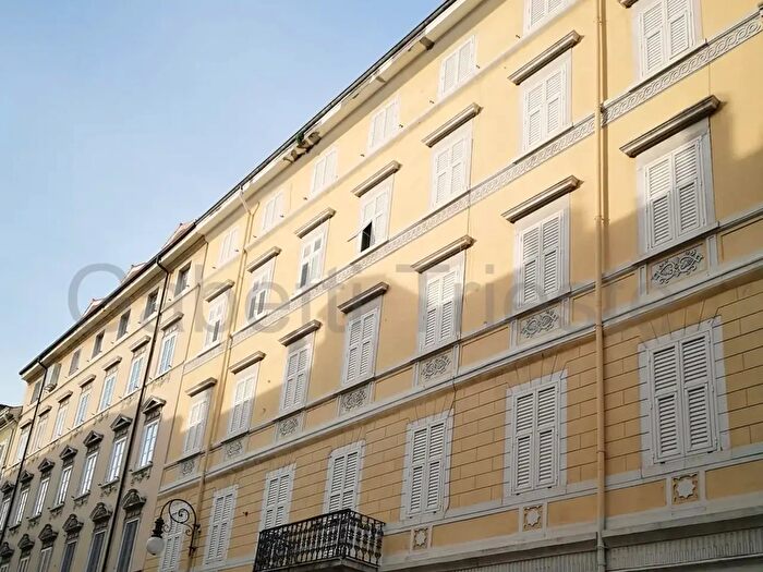 Appartamento con 6 locali in vendita in Via del Lazzaretto Vecchio, Trieste