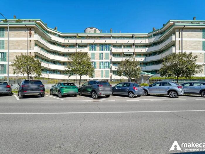 Appartamento quadrilocale in vendita in Via Papa Pio IV, Melegnano