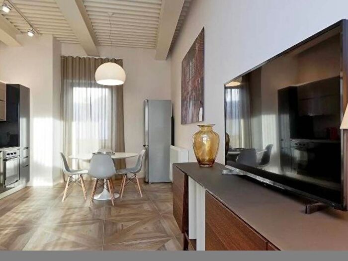 Appartamento bilocale in affitto in Via del Basilico, Barberini, Roma