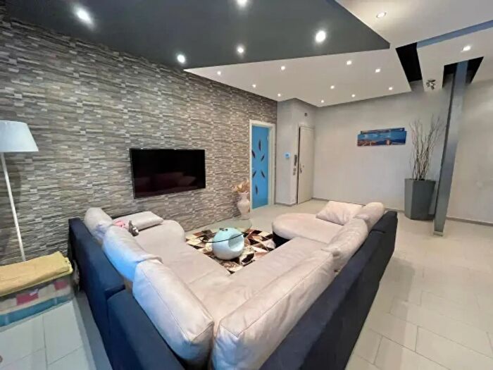 Casa con 6 locali in vendita in Moglia
