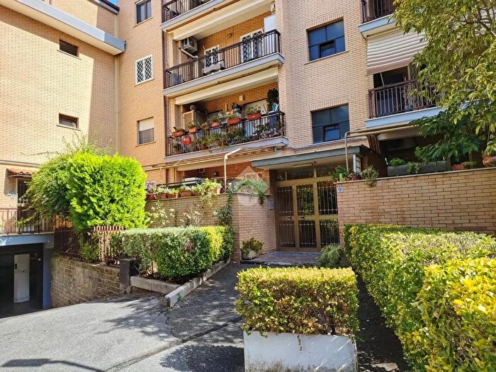 Appartamento trilocale in vendita in Via Gaetano Donizetti, Albano Laziale