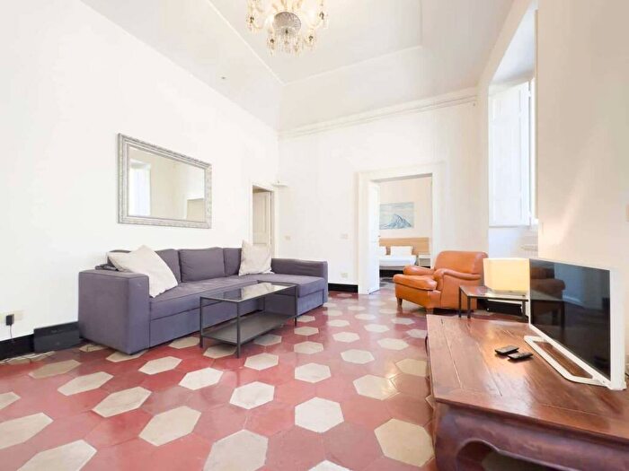 Appartamento trilocale in affitto in Via della Mercede, Spagna, Roma