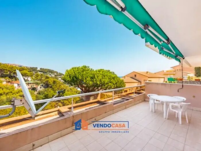 Appartamento quadrilocale in vendita in Via del Timo, Bergeggi