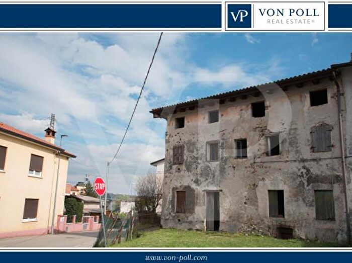 Casa con 6 locali in vendita in Via Crosara, Zugliano
