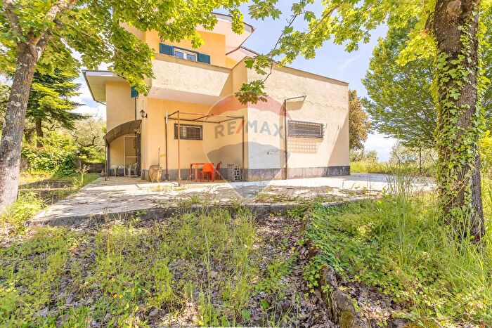 Casa con 8 locali in vendita in Contrada Ranario Snc, Olevano Romano