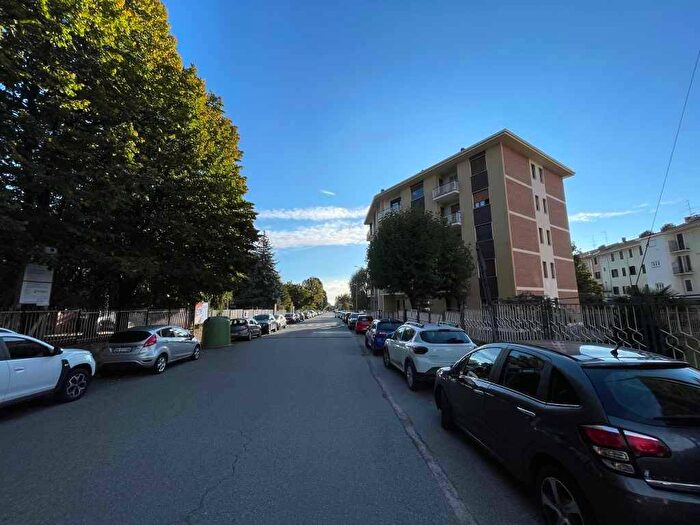 Appartamento trilocale in affitto in Via Edmondo De Amicis, Chiavazza, Biella
