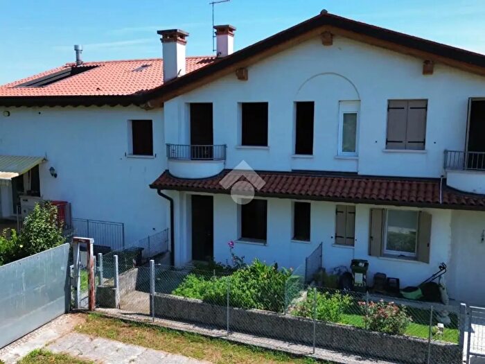 Casa trilocale in vendita in Via Cacciatore, Rossano Veneto