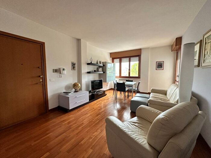 Appartamento trilocale in affitto in via Achille Campanile, Centro, Macerata