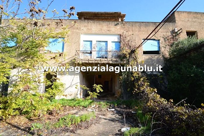 Casa con 10 locali in vendita in Via Pier Luigi Nervi, Mazara Del Vallo