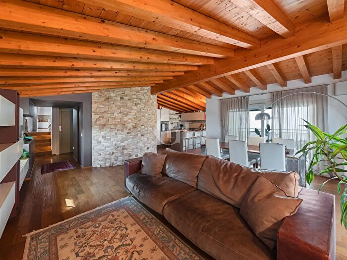 Appartamento trilocale in vendita in Via Giugno a, Moniga Del Garda