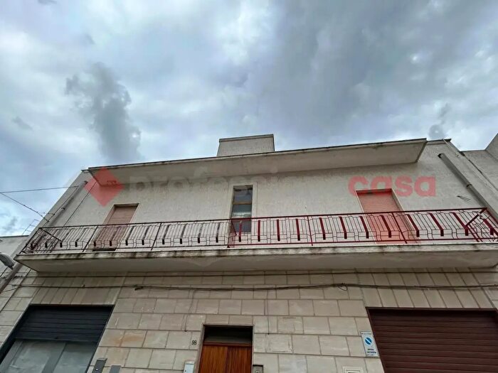 Appartamento con 5 locali in vendita in Via Giardini Convento, Pulsano