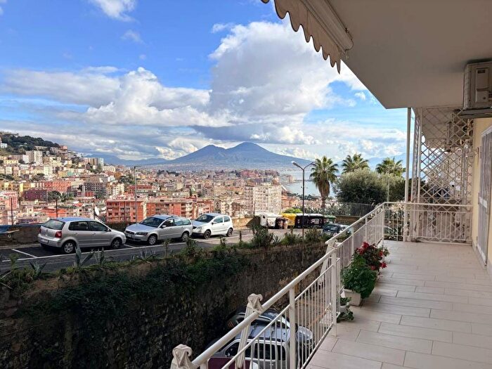 Appartamento trilocale in affitto in Via Privata Comola Ricci, Mergellina Piedigrotta, Napoli