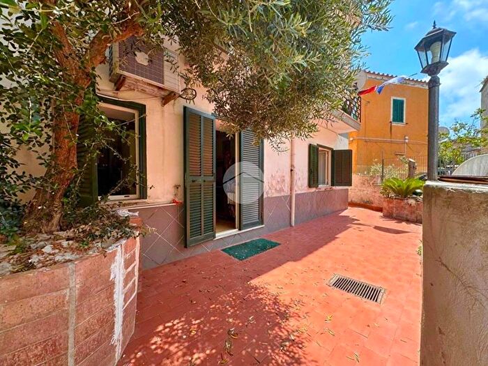 Appartamento bilocale in affitto in Via Bardia, Anfiteatro, Pozzuoli