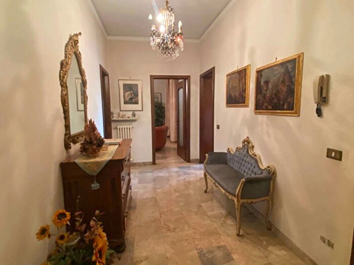 Casa con 10 locali in vendita in Str alla Verza, Piacenza