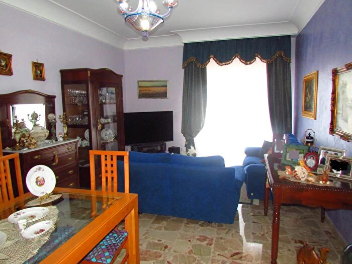 Appartamento con 8 locali in vendita in Via Conzo Sciacca, Sciacca