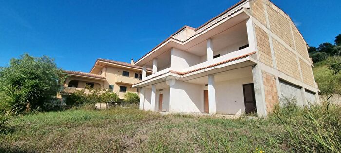 Casa con 5 locali in vendita in Contrada Fiasco Baldaia, Squillace