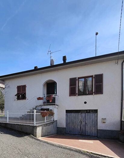 Casa con 6 locali in vendita in Licciana Nardi