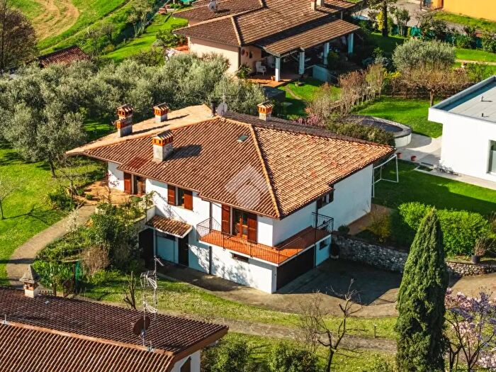 Casa con 5 locali in vendita in Via Schiave, Gavardo