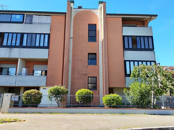 Appartamento trilocale in vendita in Via Marino Moretti, Cesena