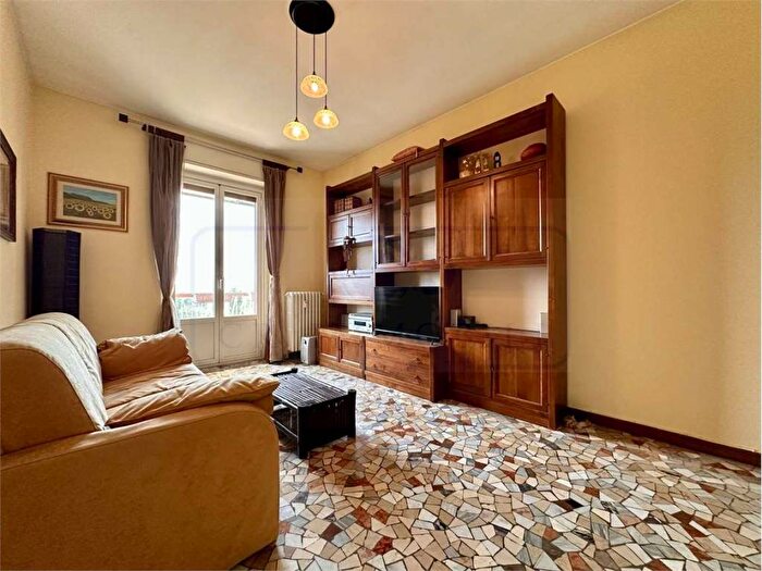 Appartamento bilocale in affitto in Via Monte Cimone, Molise Cuoco, Milano