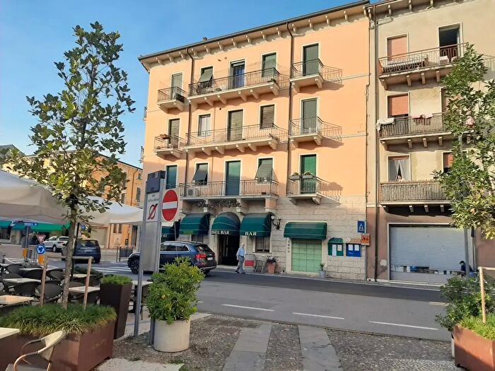 Appartamento trilocale in vendita in Valeggio Sul Mincio