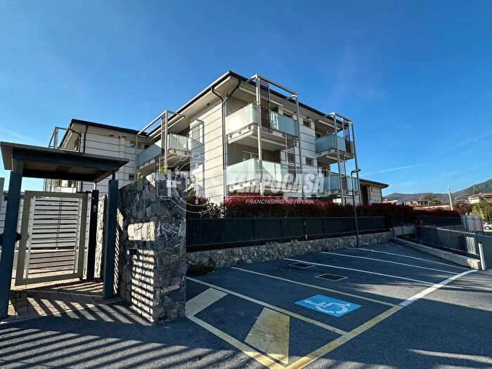 Appartamento trilocale in vendita in Via Madonna degli Angeli, Borghetto Santo Spirito