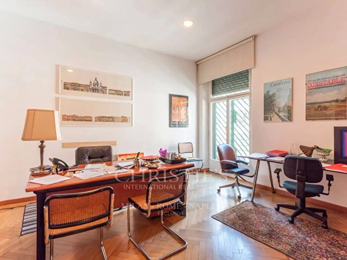 Appartamento con 6 locali in vendita in Via Giovanni Antonelli, Roma