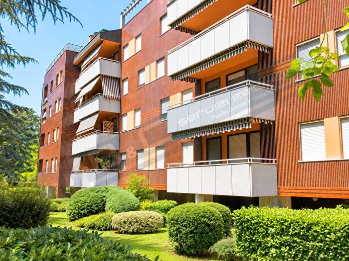 Appartamento trilocale in affitto in Via Marmolada, Centro, Arese