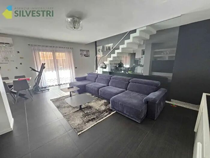Casa quadrilocale in vendita in Romentino