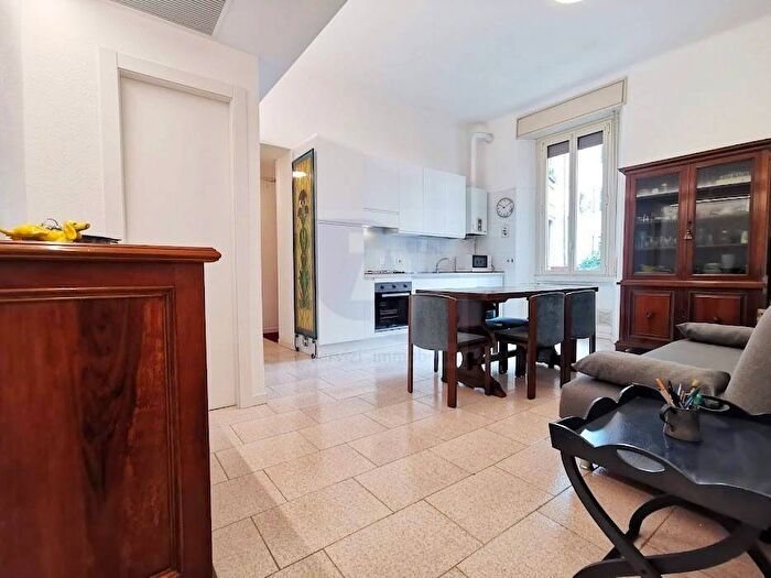 Appartamento trilocale in affitto in Via Mantova, Porta Romana Medaglie dOro, Milano