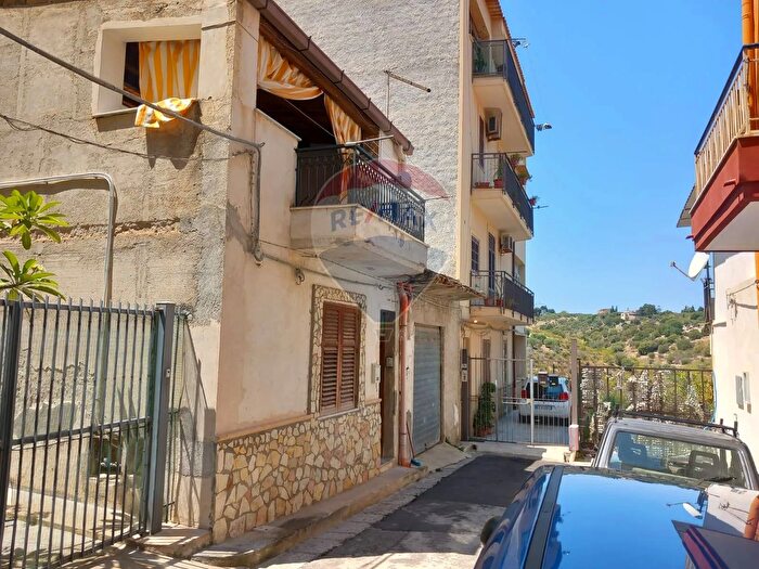 Casa con 6 locali in vendita in Via Serradifalco, Casteldaccia