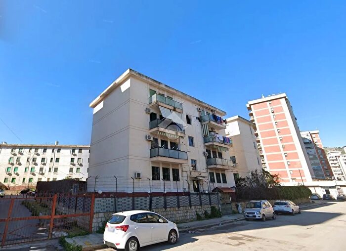 Appartamento quadrilocale in vendita in Via Filippo Paladini, Palermo