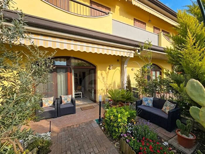 Appartamento trilocale in vendita in Via Cavriana, Pozzolengo