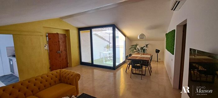 Appartamento trilocale in vendita in Via Cesare Battisti, Greve In Chianti