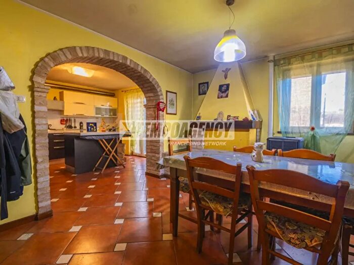Casa quadrilocale in vendita in Contrada Trodica, Corridonia