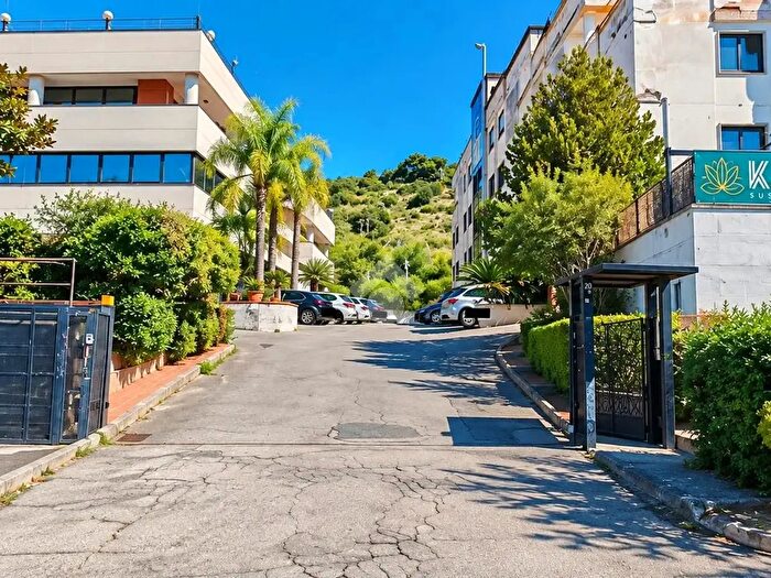 Appartamento trilocale in vendita in Via Sabato Visco, Salerno