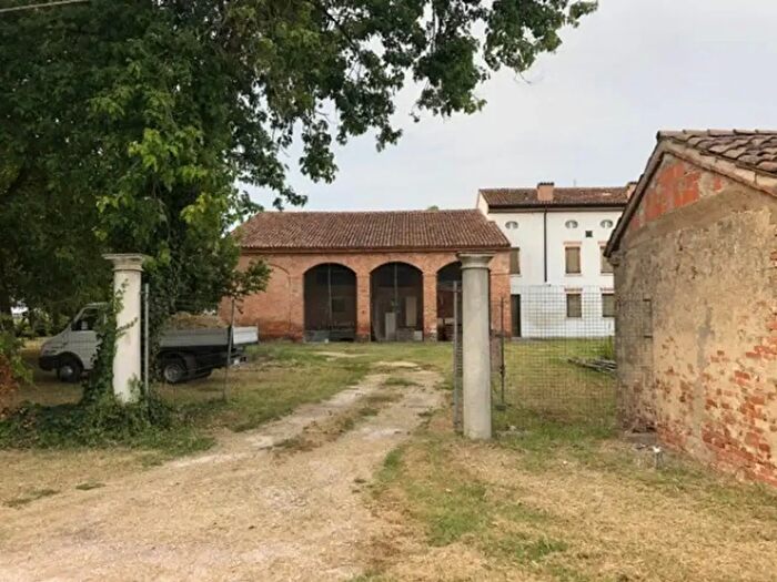 Casa quadrilocale in vendita in Luzzara