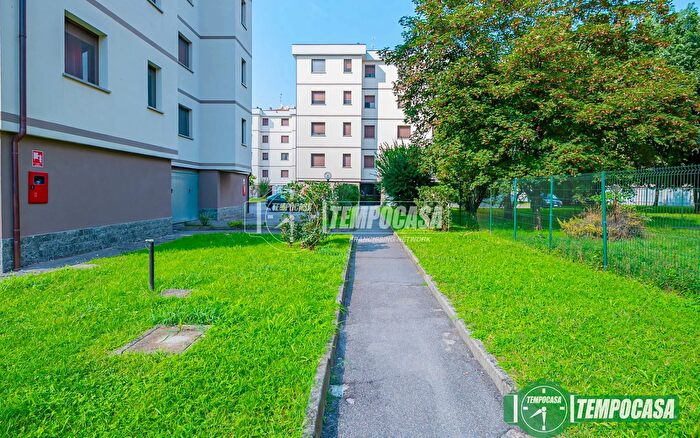 Appartamento trilocale in vendita in Via Giuseppe di Vittorio, Tavazzano Con Villavesco