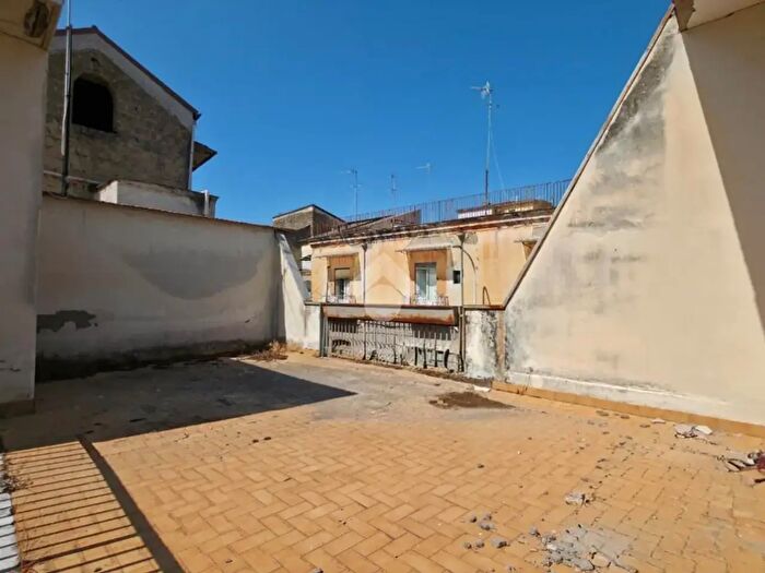 Casa con 11 locali in vendita in Via Trento, Frattamaggiore