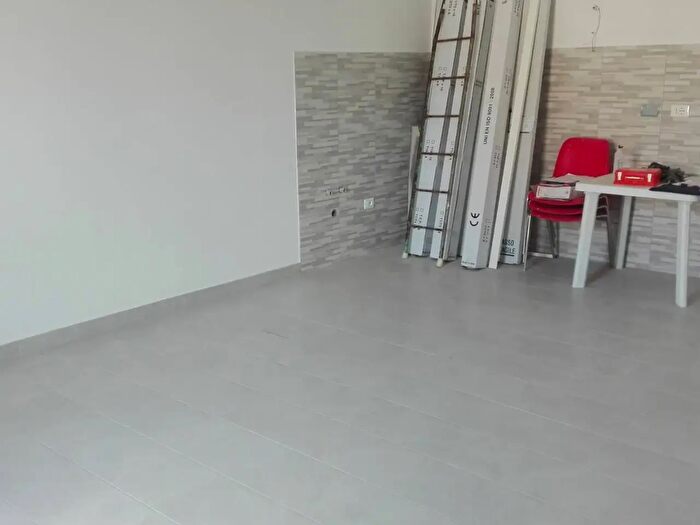 Appartamento trilocale in affitto in Via dell'Arginone, Pisa
