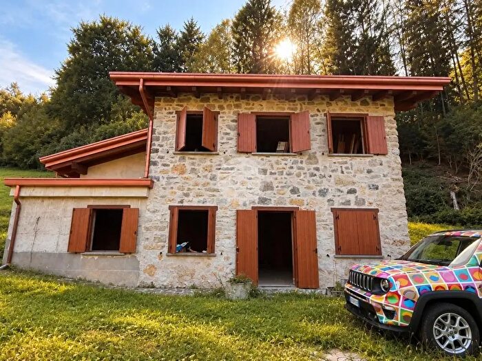 Casa trilocale in vendita in Localita Dassine, Piancogno
