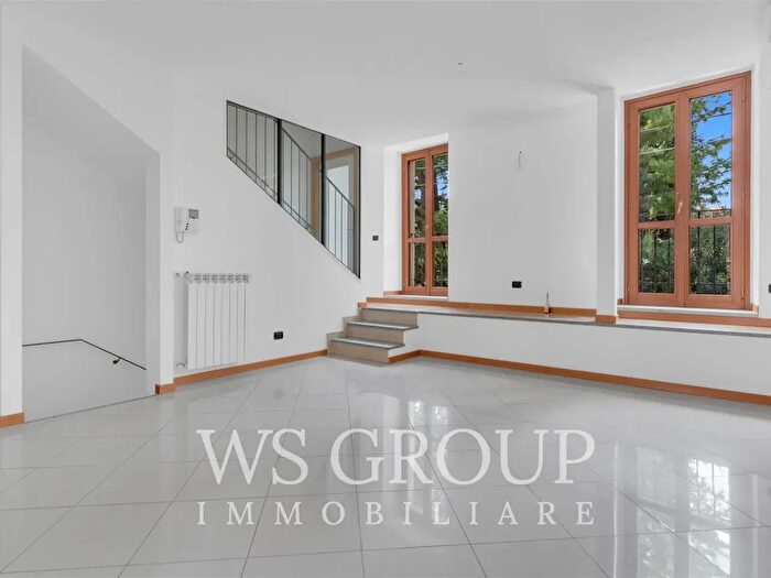 Appartamento trilocale in vendita in Via La Marmora, Monza