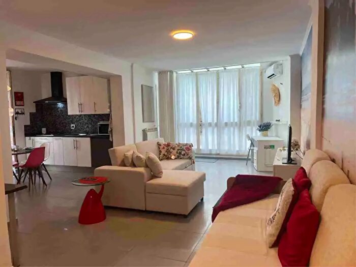 Appartamento bilocale in affitto in Via Eschilo, Roma