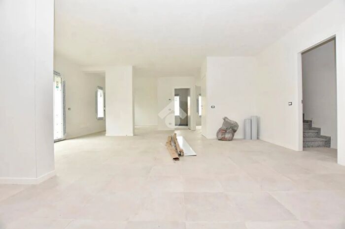 Appartamento trilocale in vendita in Via Amerigo Vespucci, Pozzuolo Martesana