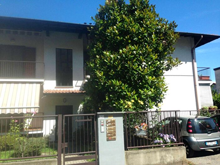 Appartamento bilocale in affitto in Via Ercole Ferrario, Arnate, Gallarate