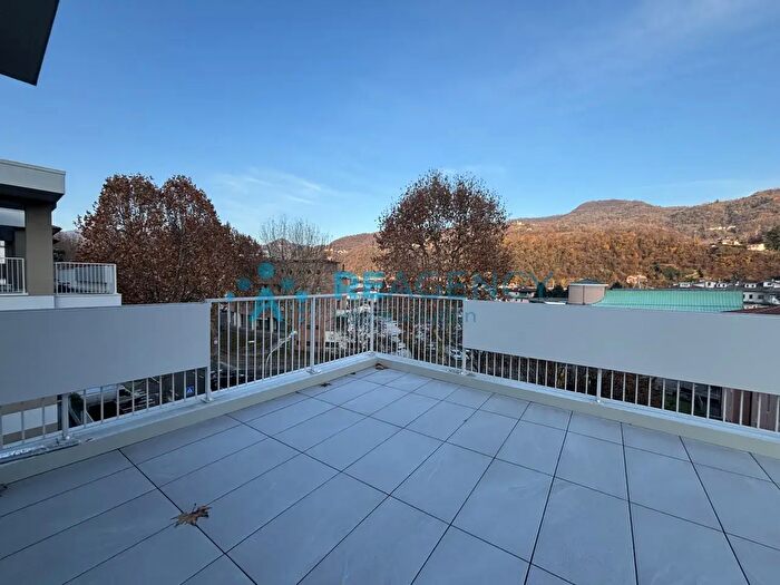 Appartamento trilocale in vendita in Via Regina Margherita, Valdagno